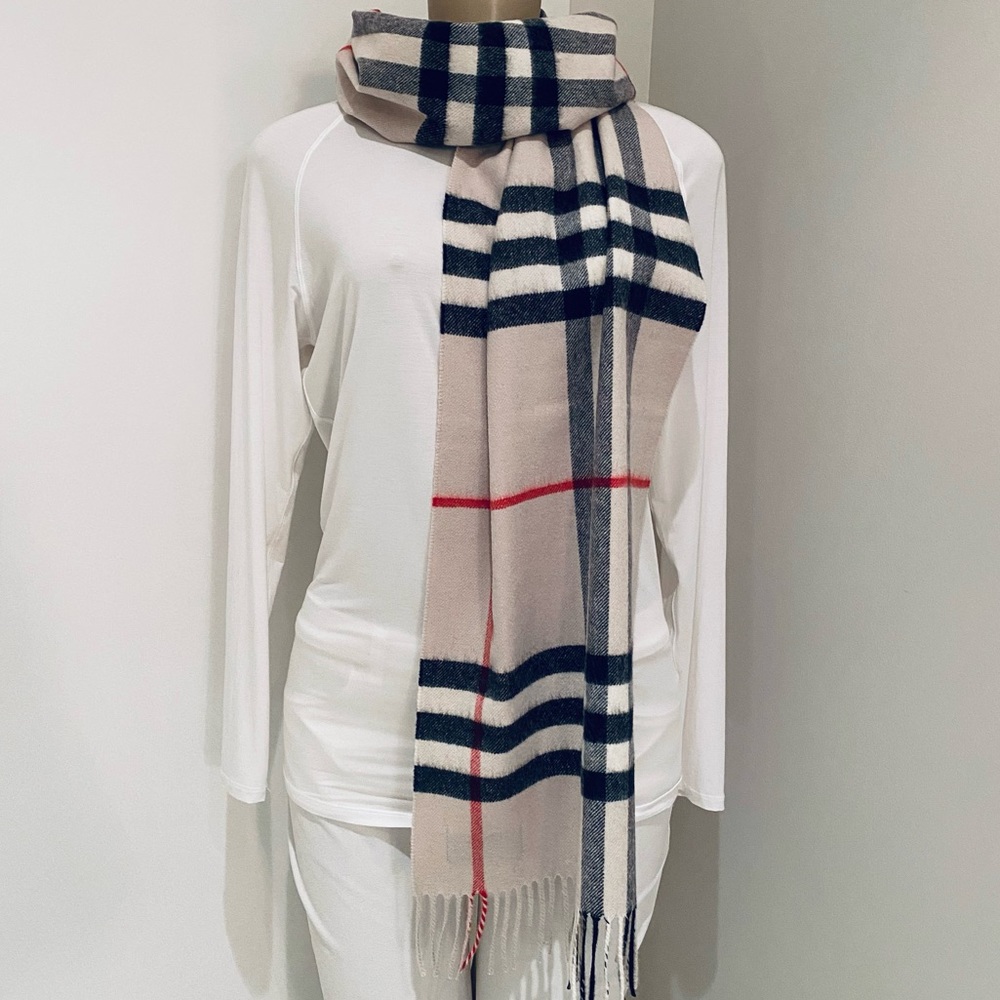 BURBERRY LONDON CLASSIC CHECK CASHMERE SCARF - Picture 3 of 7